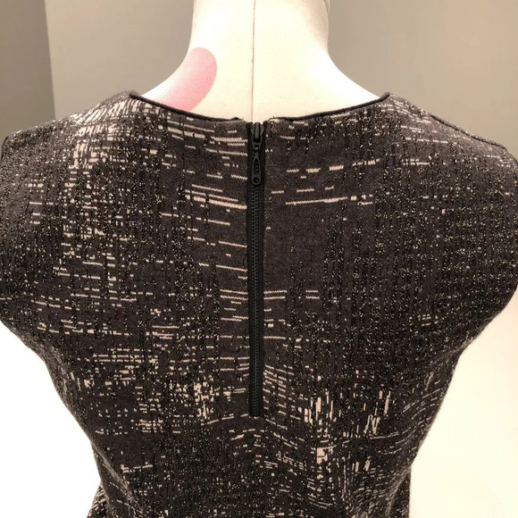 NIC+ZOE Sleeveless Crew Neck Knit Top Abstract Print w Sparkle Gray Sz M NWOT - Picture 9 of 11